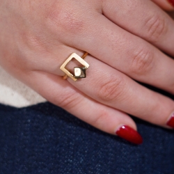 انگشتر مربع