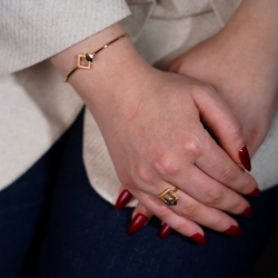 انگشتر مربع